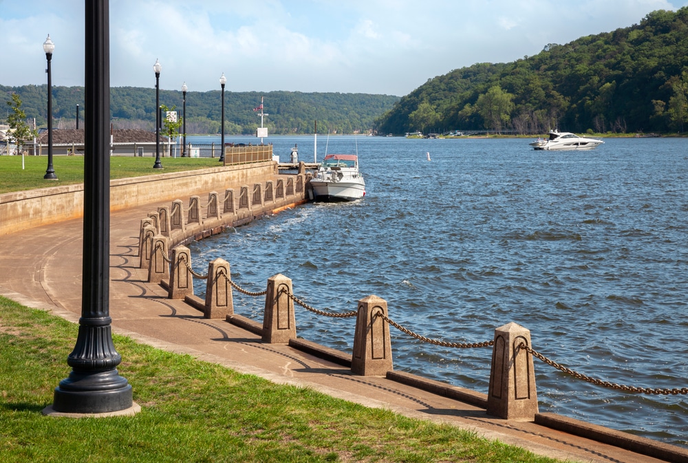 Walk the St. Croix River waterfront from one of the best Downtown Stillwater Hotels.